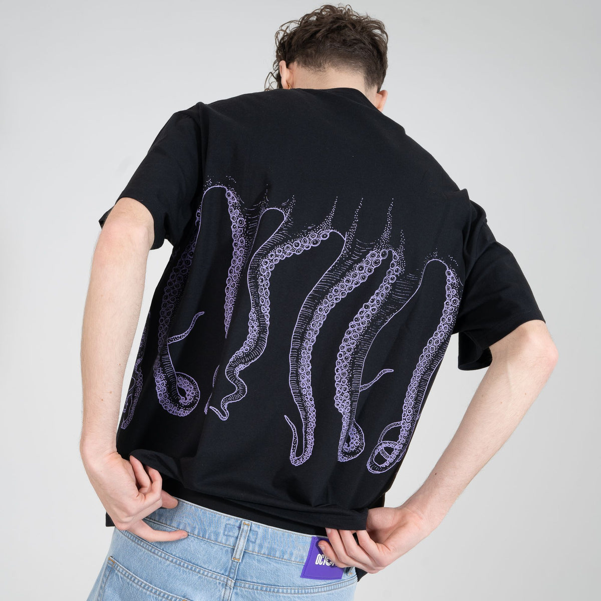Octopus Outline Tee Black