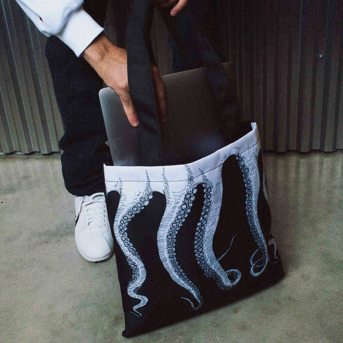OCTOPUS SHOPPER BLACK